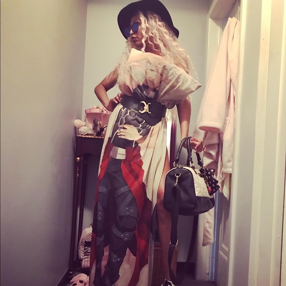 Meet your Posher, Jessica - Picture 6 of 13